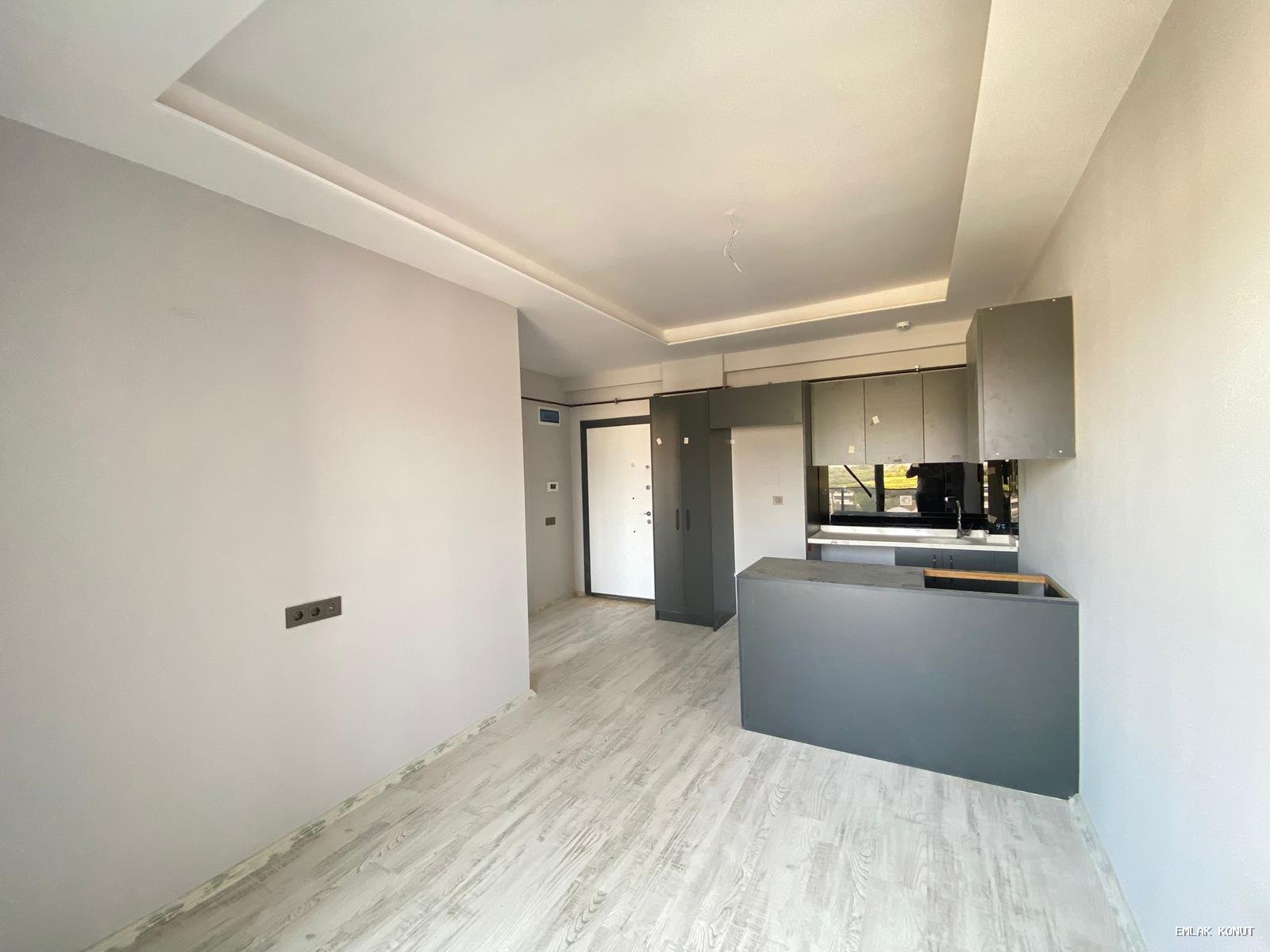 "ÖZGÜVEN'DEN GMK BULVAR ÜZERİ İSTER OFİS İSTER DAİRE 1+1"