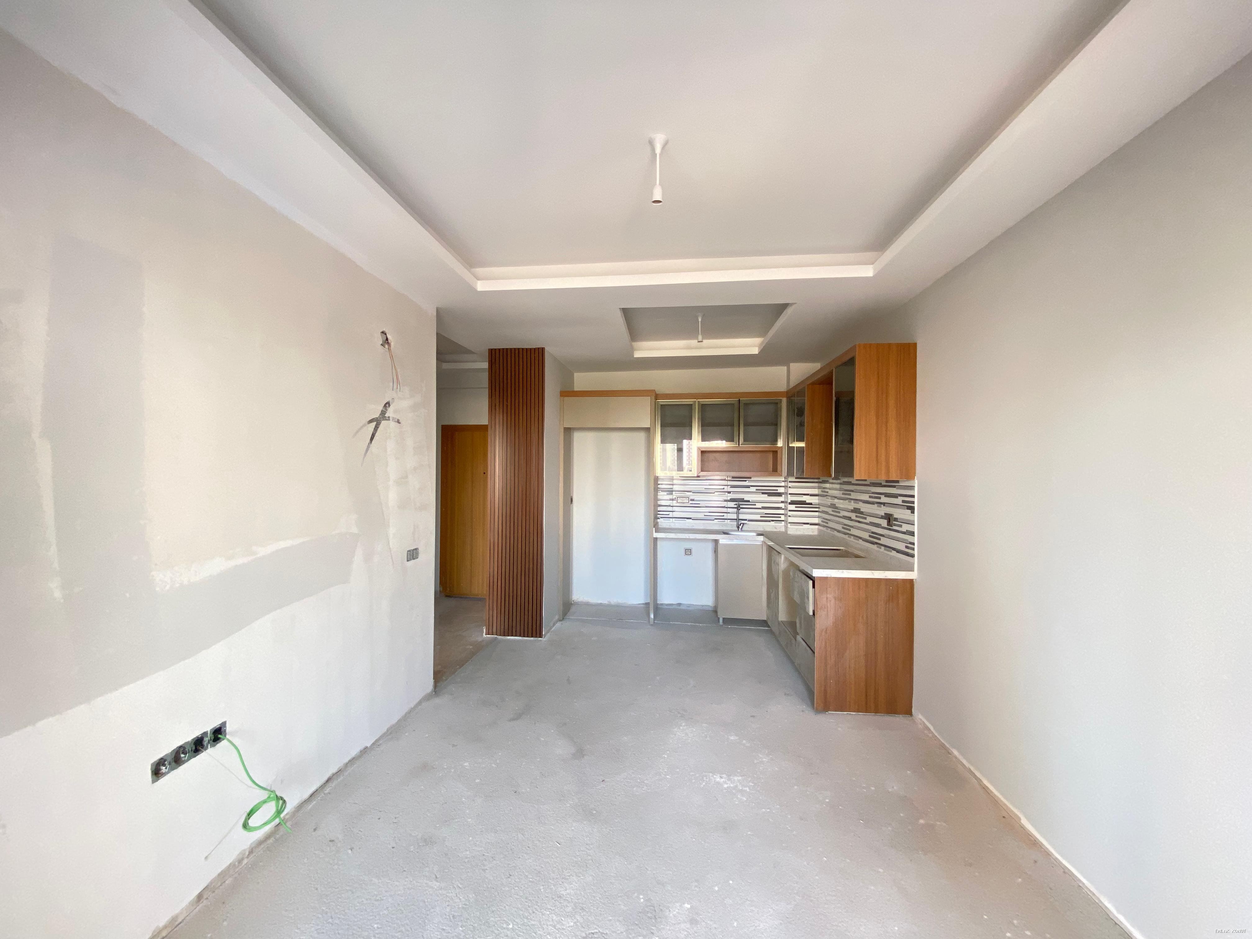 "ÖZGÜVEN'DEN GMK BULVARI VE DENİZE YAKIN, HAVUZLU,1+1"