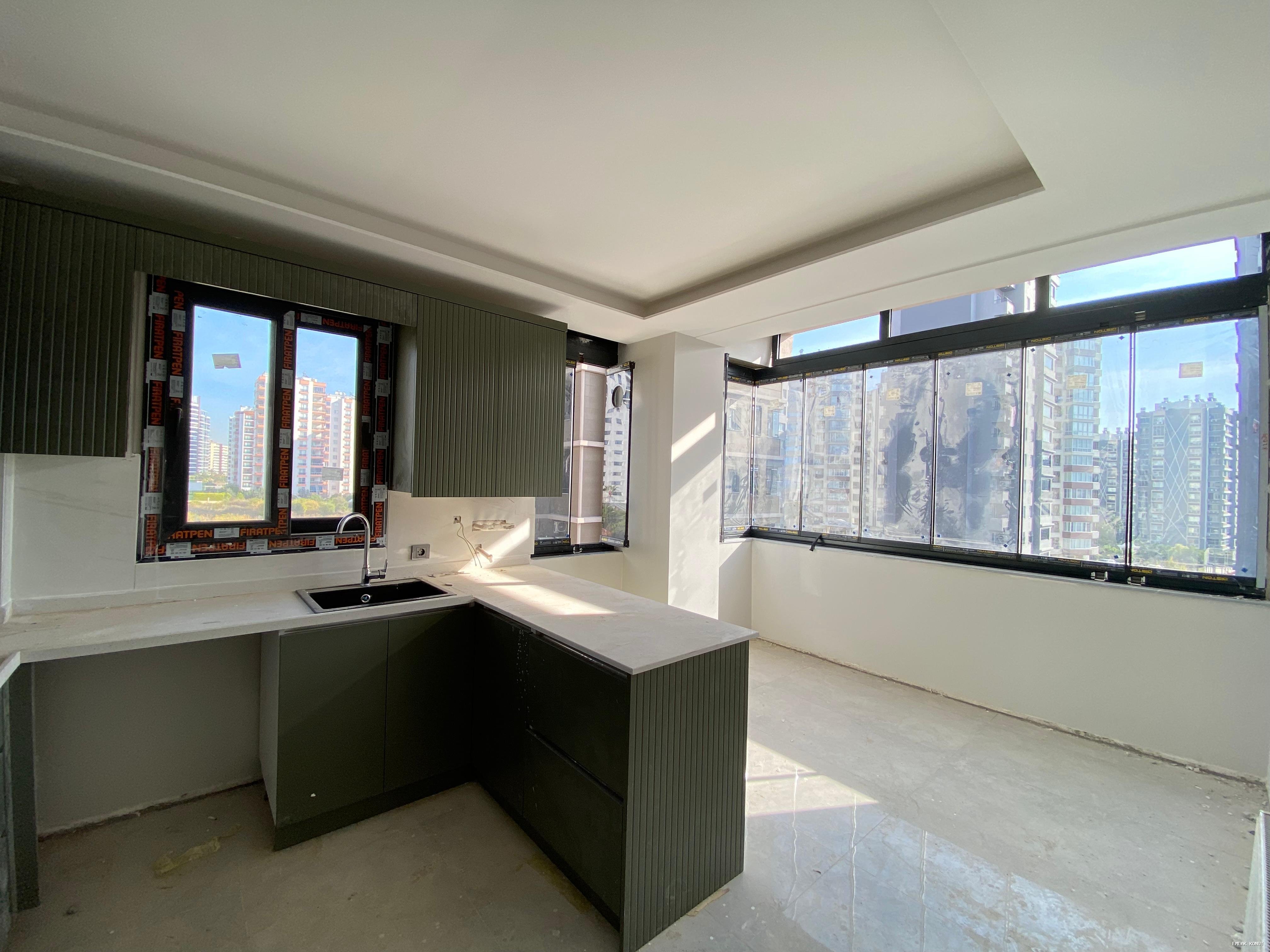 ÖZGÜVEN'DEN AÇIK YÜZME HAVUZLU, GENİŞ PEYZAJLI 3+1