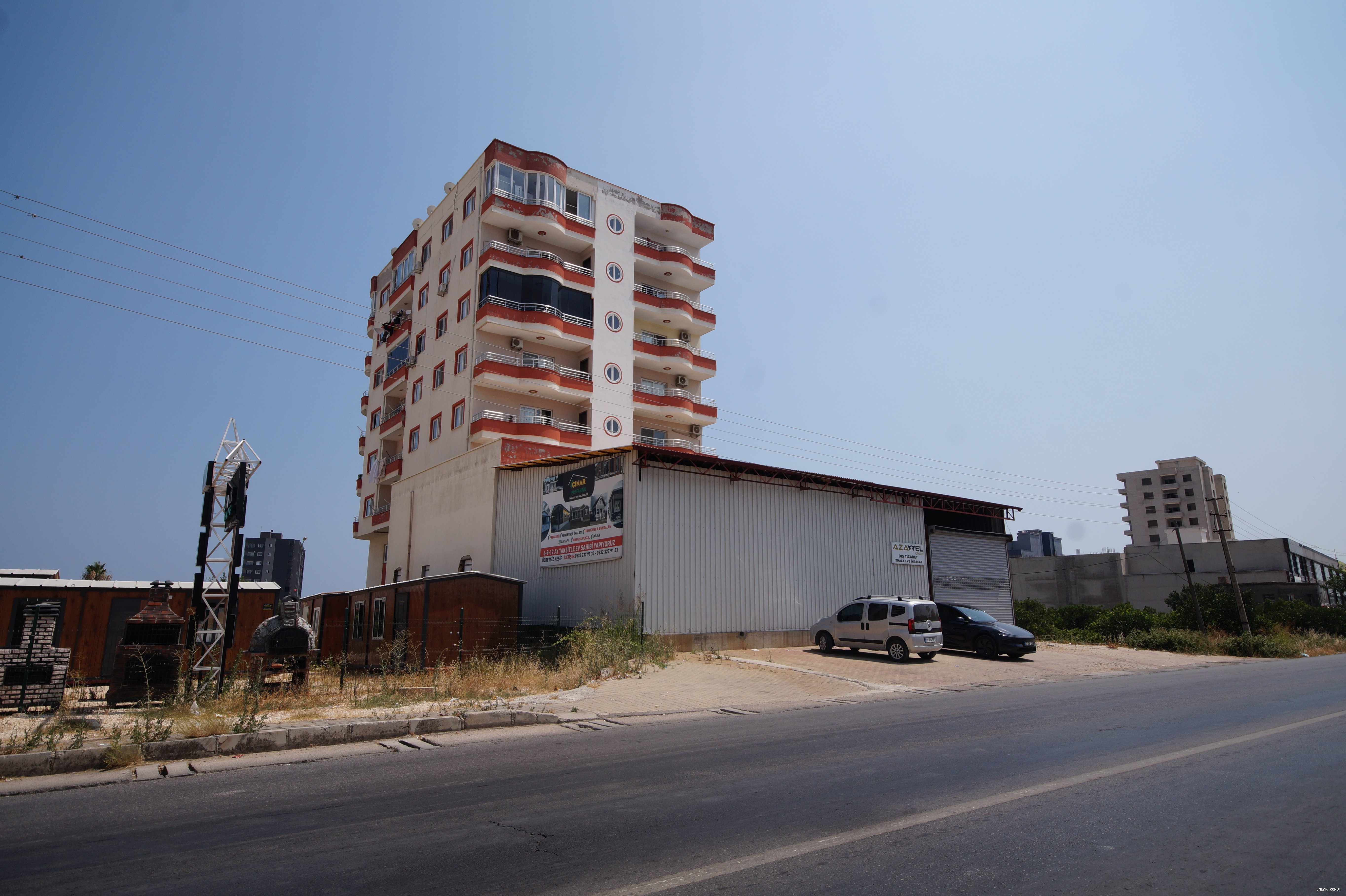 "ÇEŞMELİ ANA YOL ÜZERİ GENİŞ KULLANIMLI KELEPİR DÜKKAN"