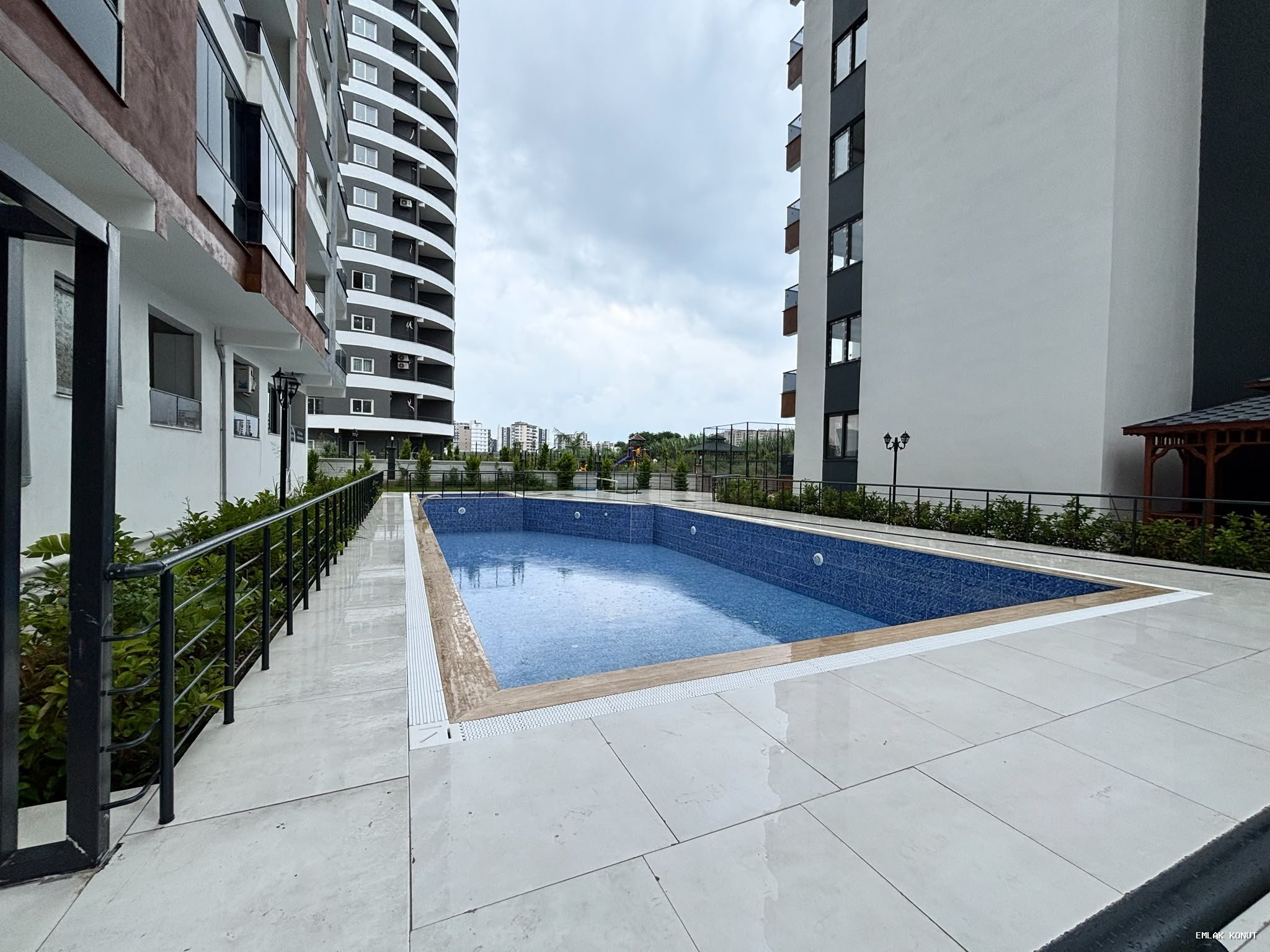 ''ÇOK CAZİP, MÜKEMMEL KALİTE, GENİŞ BALKON,YÜZME HAVUZLU''