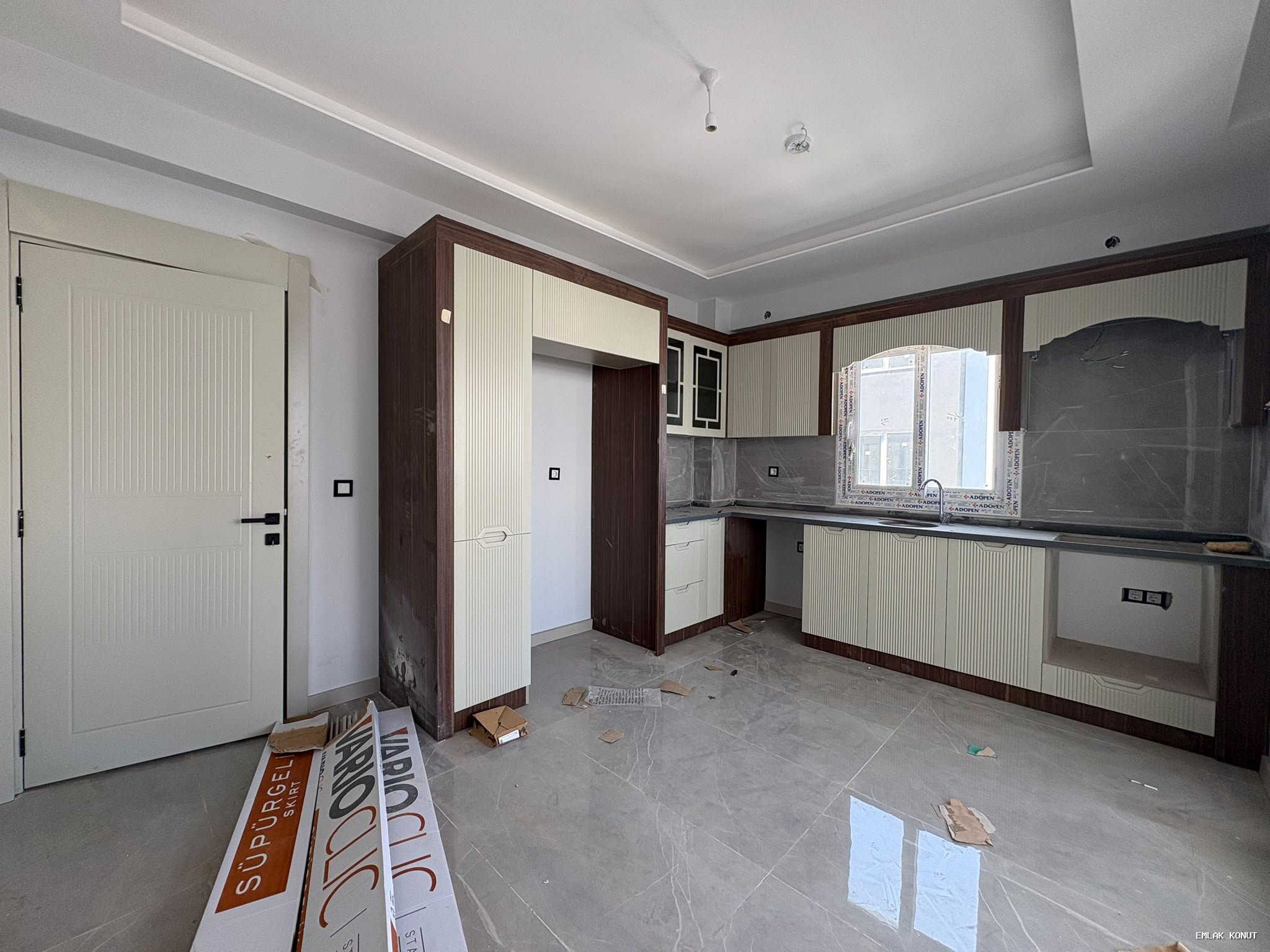 "ERDEMLİ'NİN EN BÜYÜK PROJESİ GENİŞ 2+1 BAĞIMSIZ MUTFAK DAİRE"